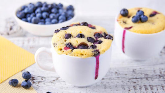 Schneller Protein-Tassenkuchen mit Blaubeeren - Gorilla Sports DE